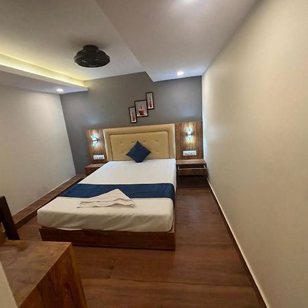 Hotel Z-A-R-A Park Goregaon West Мумбай Екстериор снимка