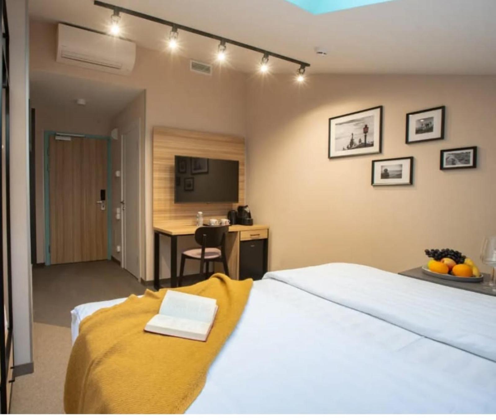 Hotel Z-A-R-A Park Goregaon West Мумбай Екстериор снимка