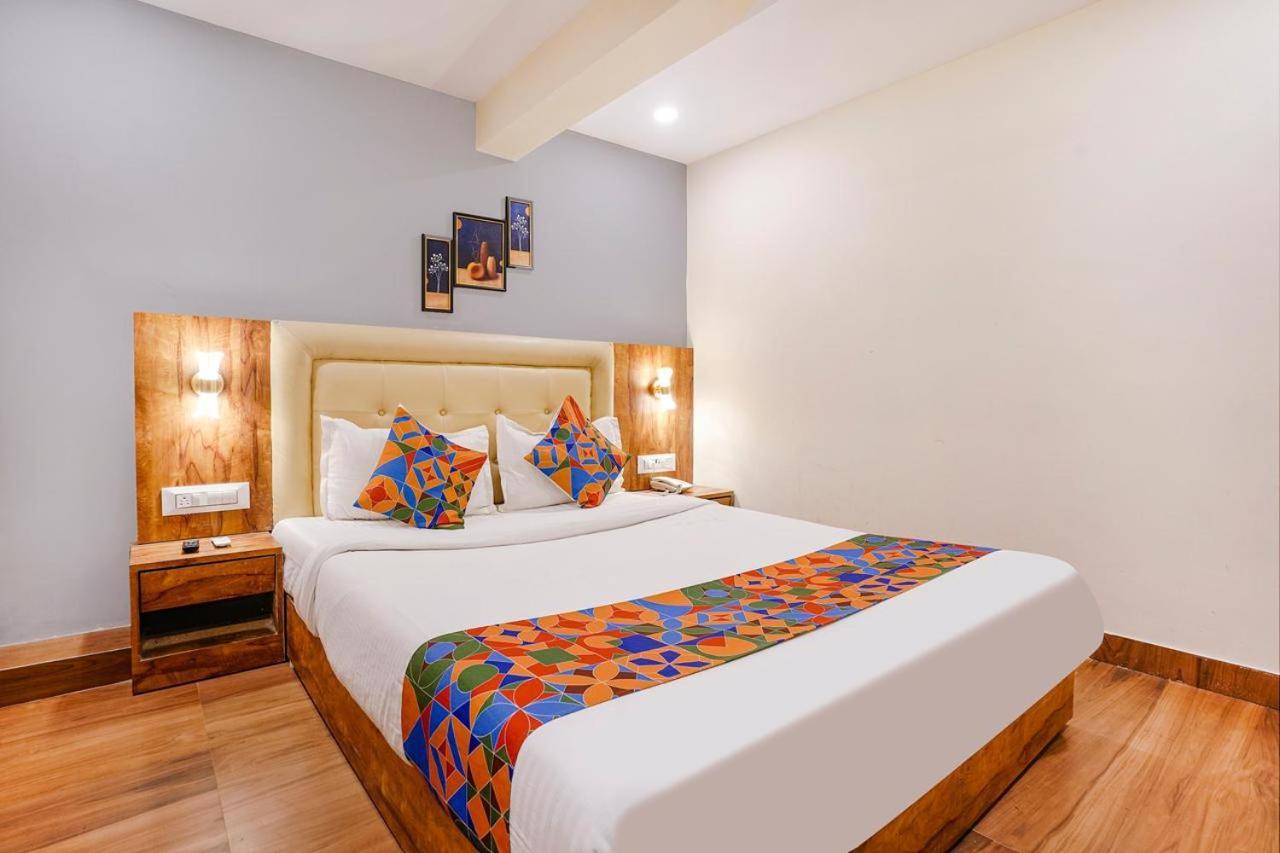 Hotel Z-A-R-A Park Goregaon West Мумбай Екстериор снимка